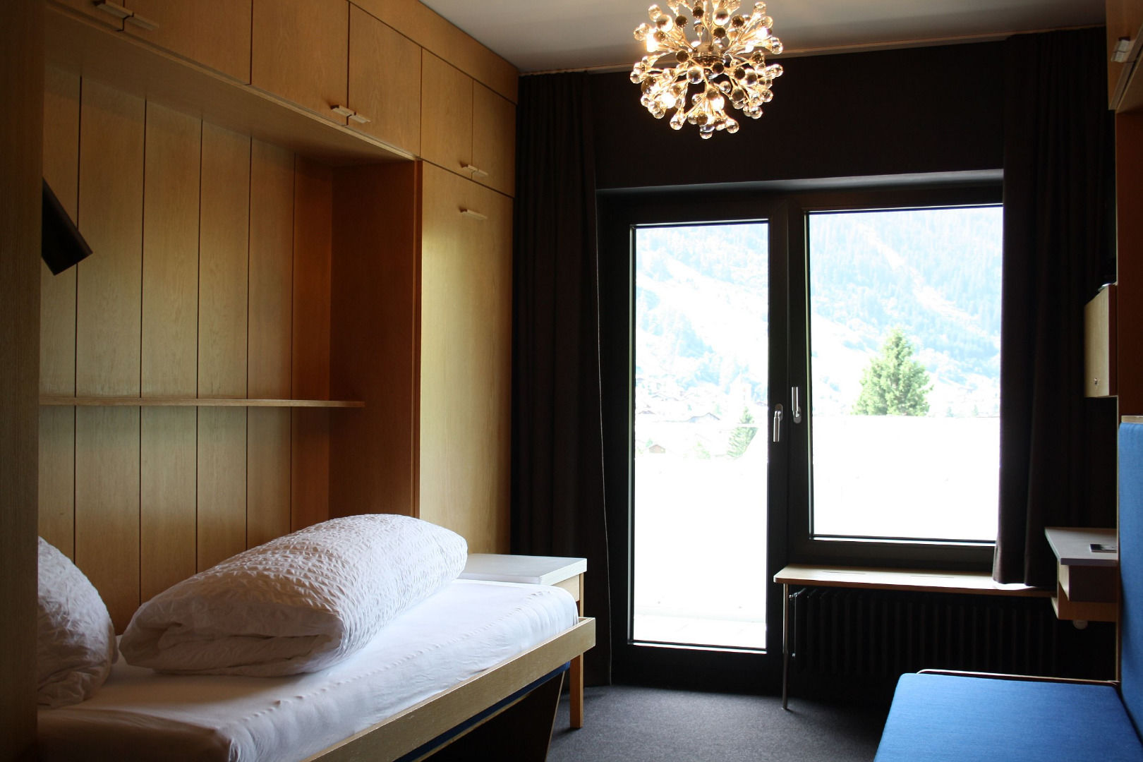 Schnider Bed&Breakfast Und Cafe Vals Bilik gambar